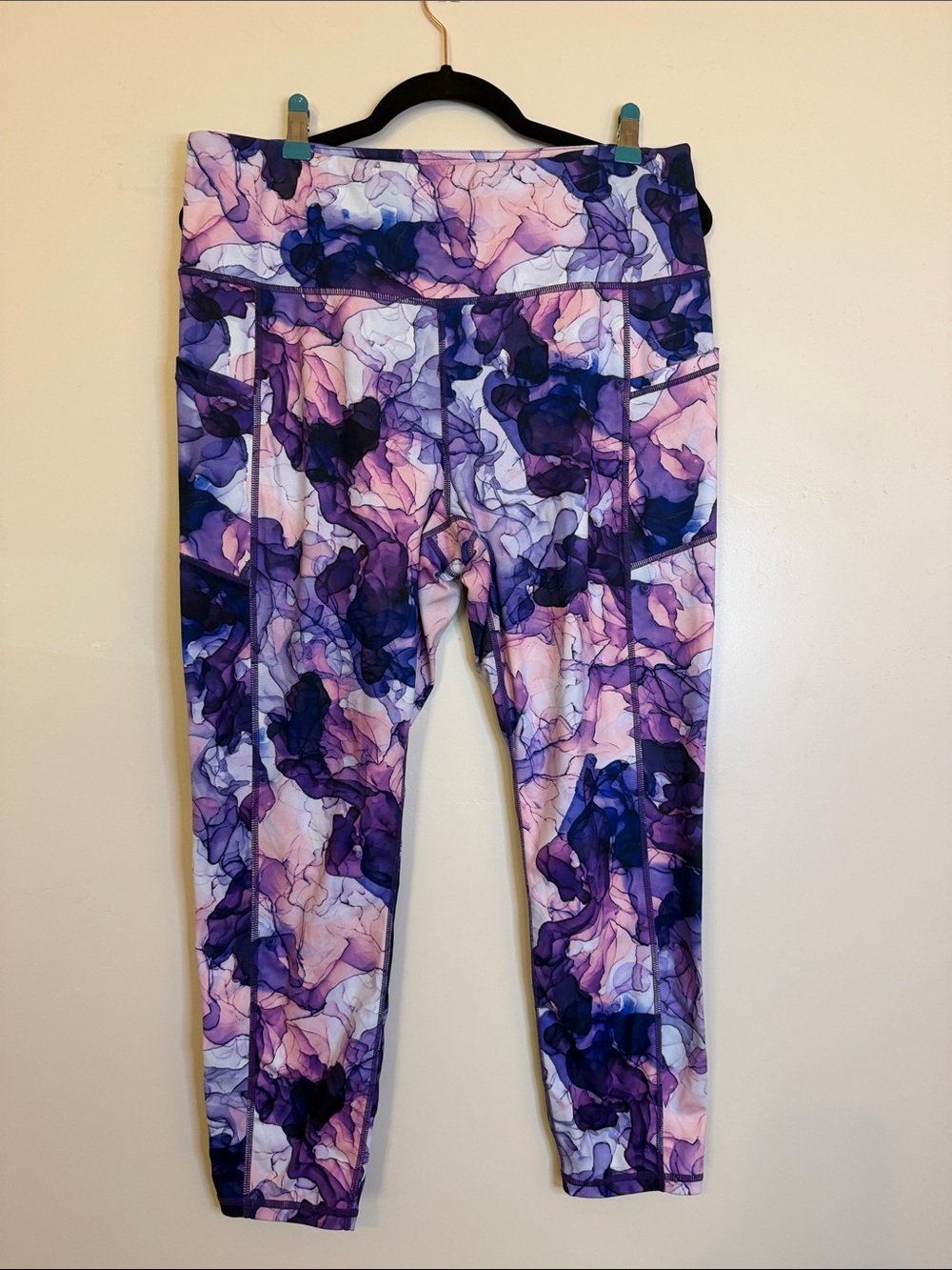 GAIAM Purple and Pink Marble-Print Leggings